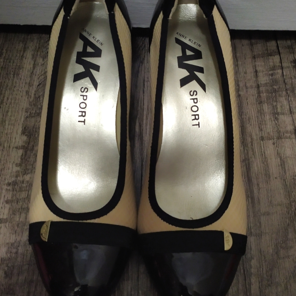Almost new AK sport shoes heels